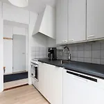 Apartamento Spacious And Cozy 2-room For 4 In Kaivoksela,