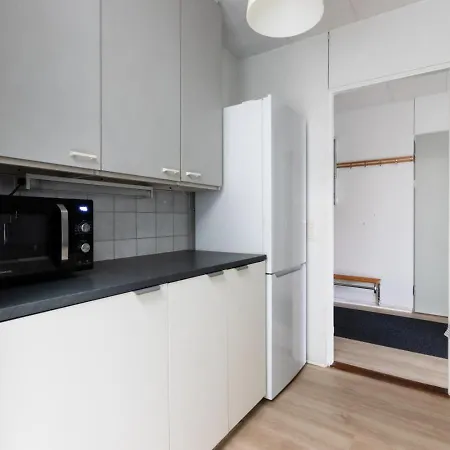 Apartment Spacious And Cozy 2-room For 4 In Kaivoksela, Vantaa