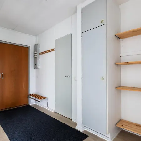 Apartment Spacious And Cozy 2-room For 4 In Kaivoksela, Vantaa *