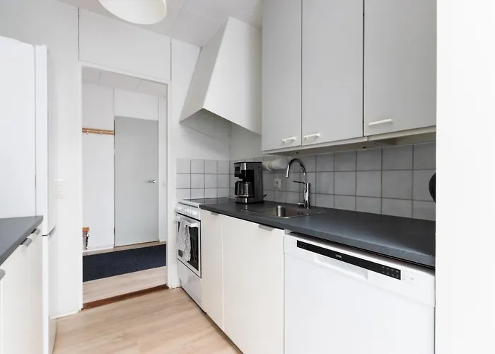 Apartment Spacious And Cozy 2-room For 4 In Kaivoksela, Vantaa