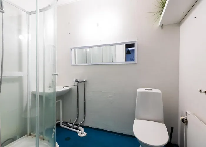 Apartment Spacious And Cozy 2-room For 4 In Kaivoksela, Vantaa