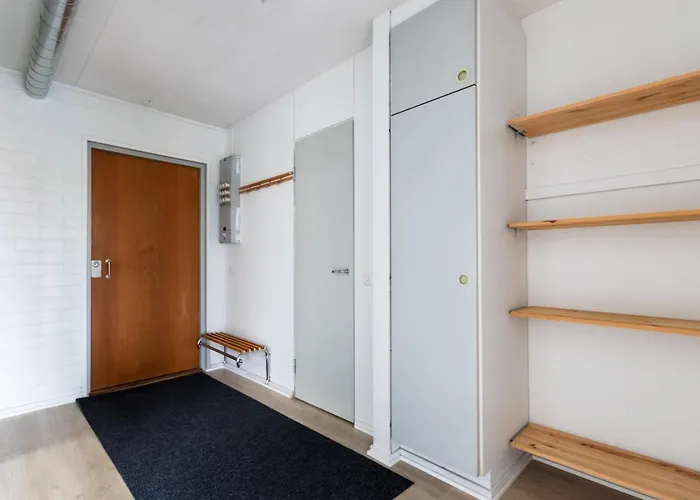 Apartment Spacious And Cozy 2-room For 4 In Kaivoksela, Vantaa *