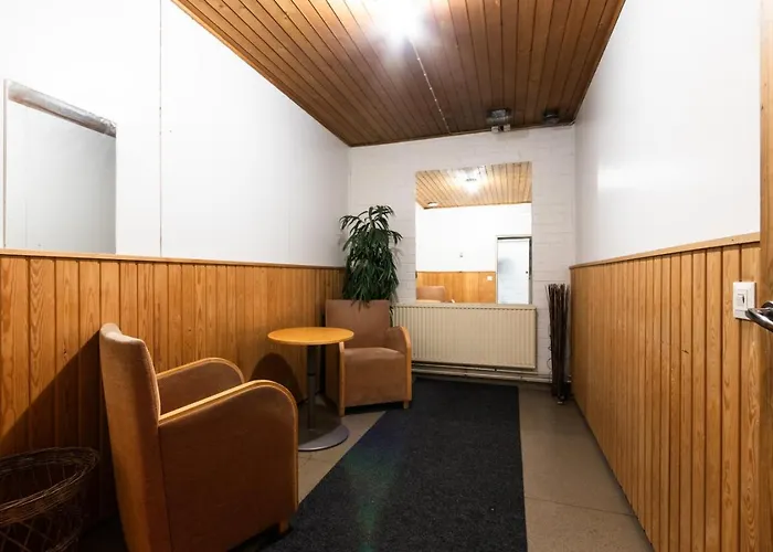 Spacious And Cozy 2-room For 4 In Kaivoksela, Vantaa Vantaa